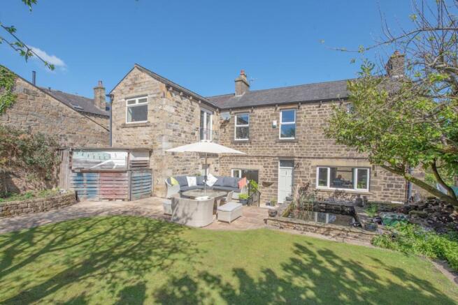 4 bed Detached for sale Image 2