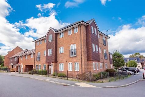 Waterers Way, Bagshot