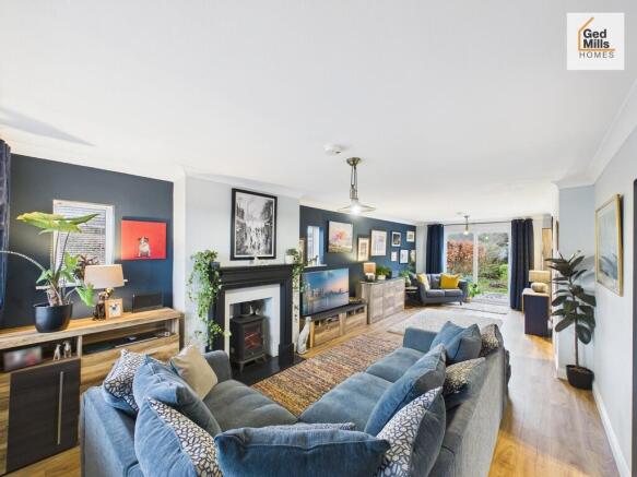 CAM02899G0-PR0086...