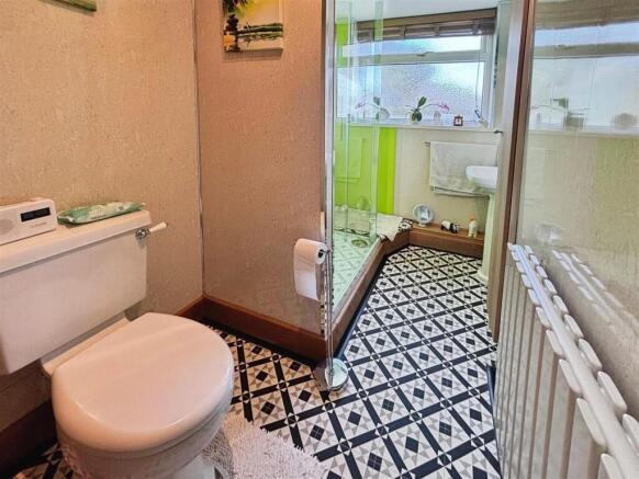 2 bed Semi-Detached Bungalow for sale Image 9