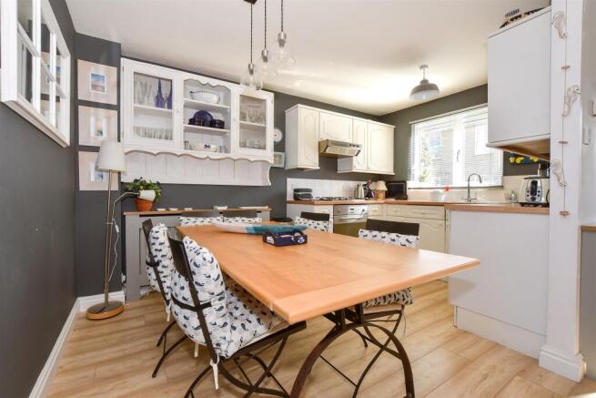 Kitchen/ Dining Area