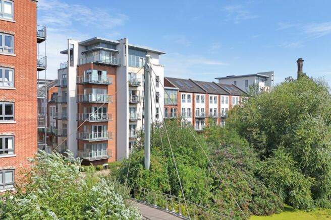 2 bed Flat for sale Image 12