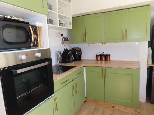 3 bed Semi-Detached for sale Image 3