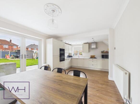 CAM04980G0-PR0129-ST