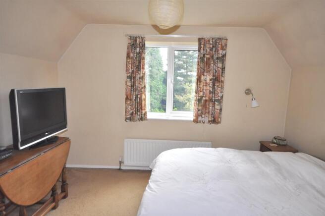 BEDROOM 2