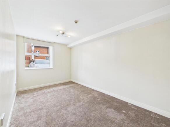 2 bed Flat for sale Image 6