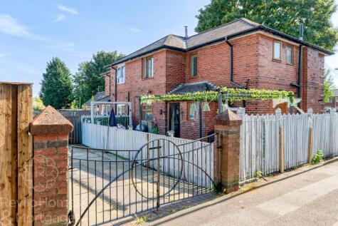 Lichfield Terrace, Rochdale, OL16