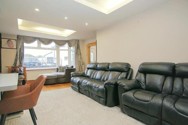 3 bed Semi-Detached for sale Image 6