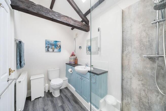 4 bed Detached for sale Image 8