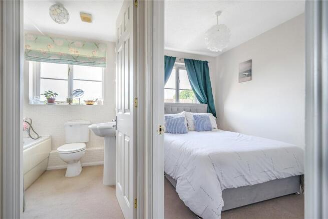 Bedroom/Bathroom