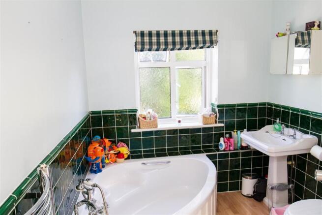 Bathroom.jpg