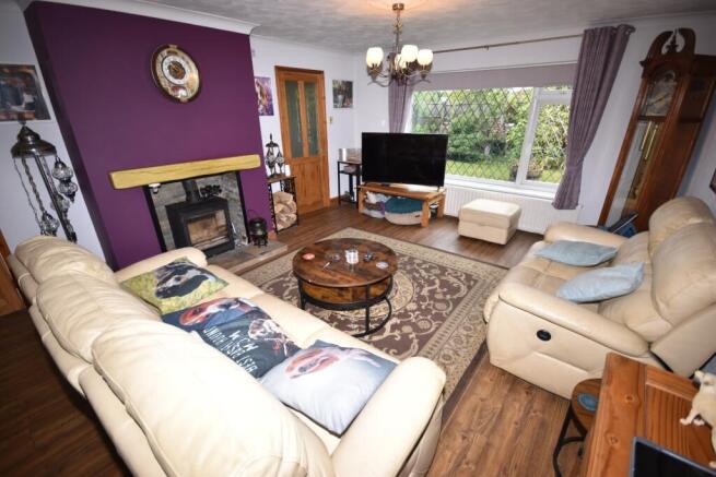 Lounge/Dining Room