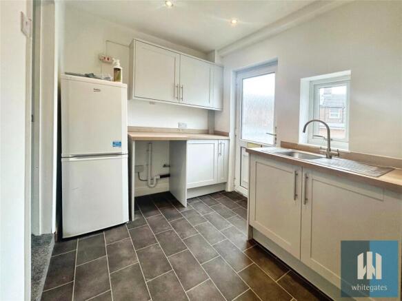 2 bed End of Terrace to rent Image 7