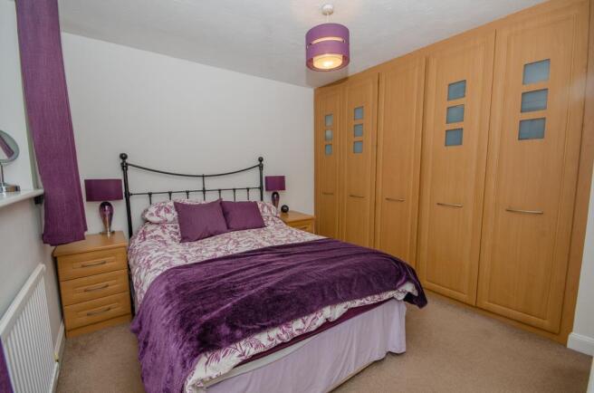 Bedroom 1 pic 2.jpg