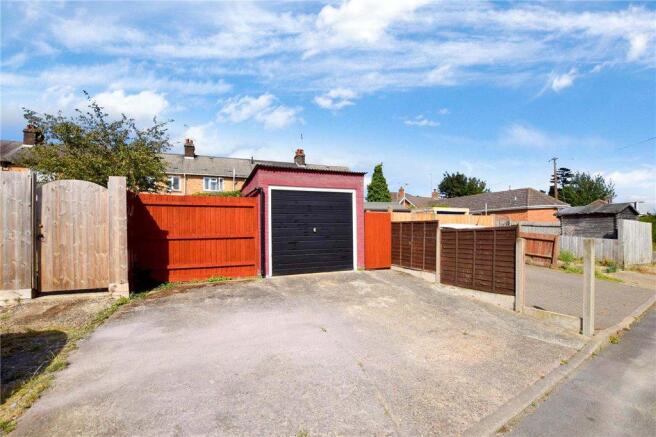 Garage/Driveway