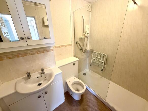 1 bed Ground Flat for sale Image 5