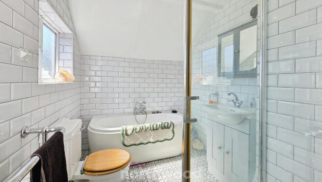 3 bed Semi-Detached for sale Image 10