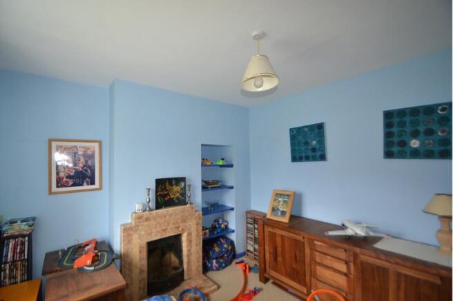 PLAY/DINING ROOM