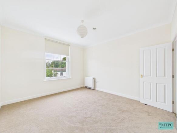 1 bed Flat to rent Image 4