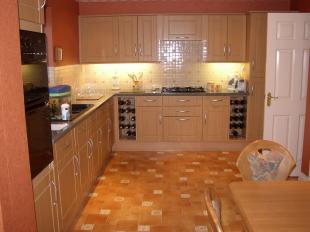 Living kitchen.