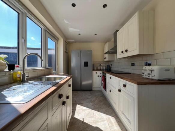 130 Manor Lane - Kitchen2.jpeg