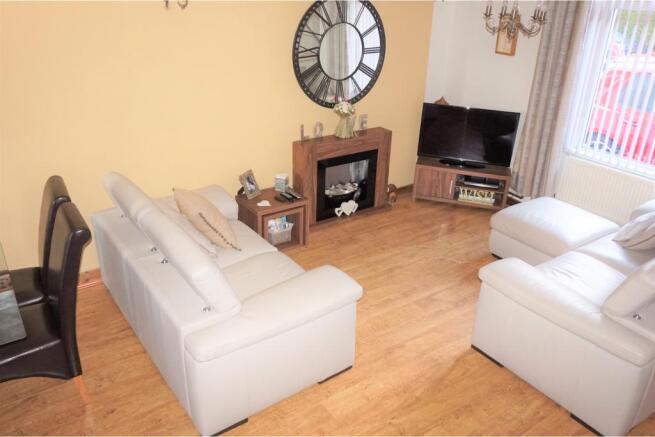 Lounge/Dining Room