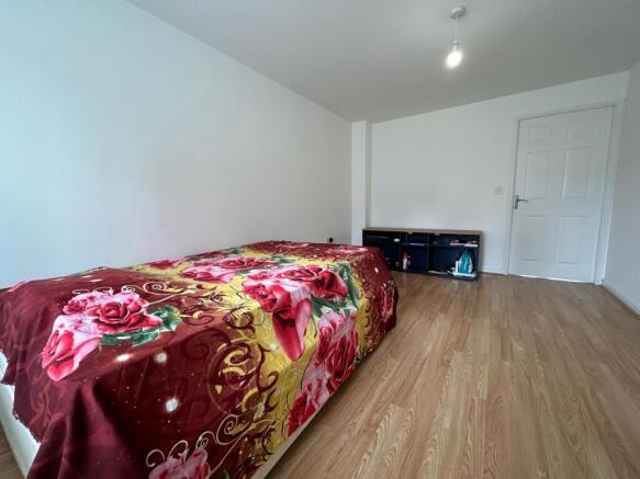 3 bed House to rent Image 7