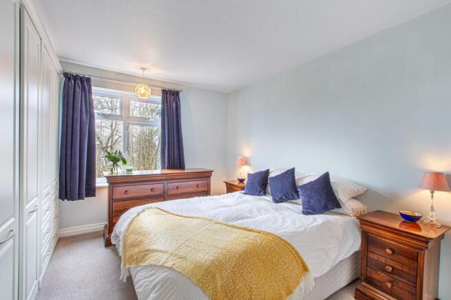 4 bed Semi-Detached for sale Image 11
