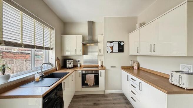 2 bed Terraced for sale Image 4