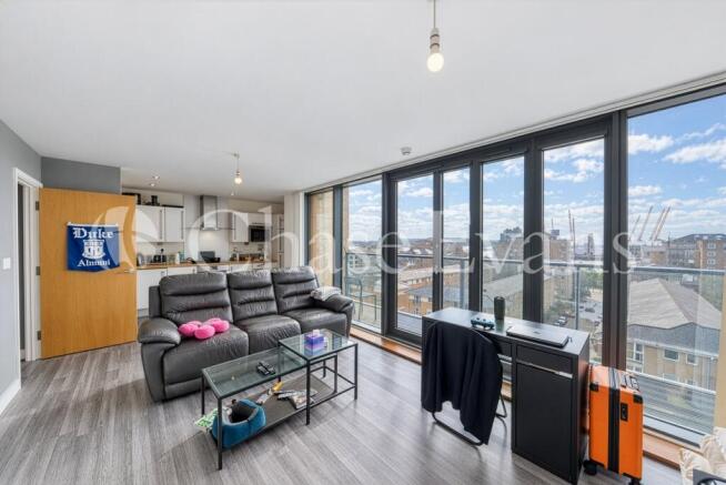2-bed flat on Proton Tower, Blackwall Way, Poplar, London, E14, £375,000