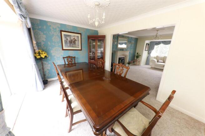 3 bed Link Detached House for sale Image 9