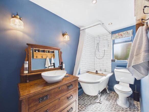 2 bed Terraced for sale Image 5