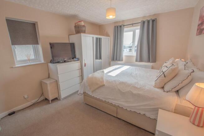 3 bed Semi-Detached for sale Image 10