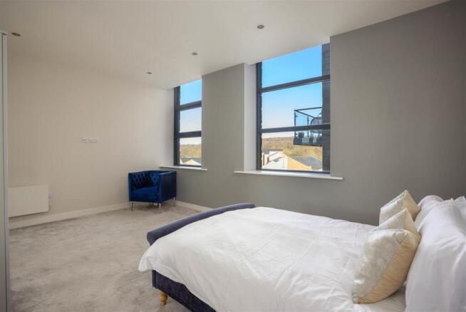 2 bed Penthouse for sale Image 9