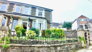 2, Troed-y-rhiw Road, Newport NP11 7QS
