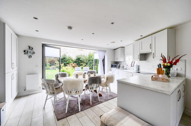 Kitchen/dining
