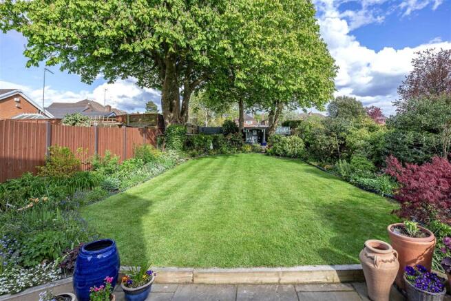 Rear Garden 1 STPP7045.jpg