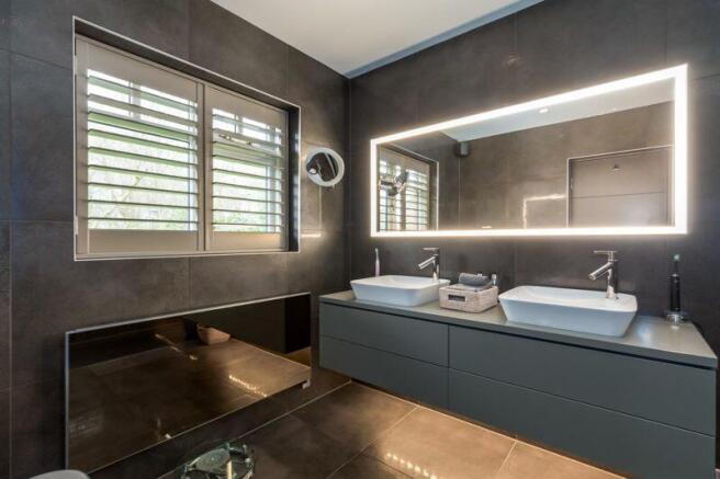 Ensuite