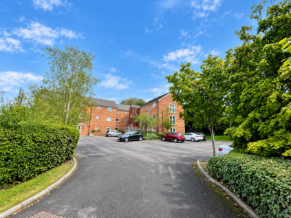 Flat 5 Hollybank Court, High Lane, Woodley
