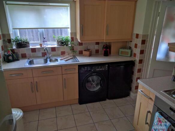 IMG kitchen.jpg