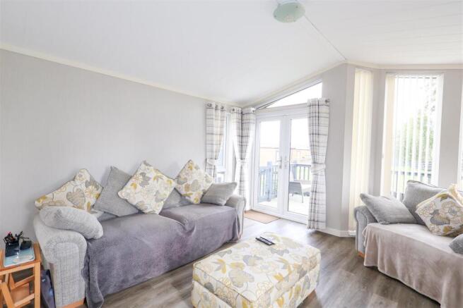 2 bed Park Home for sale Image 12