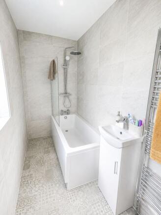 3 bed Terraced for sale Image 8
