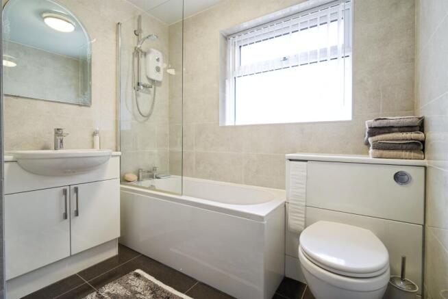 3 bed Detached Bungalow for sale Image 11