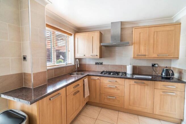 3 bed Semi-Detached for sale Image 8