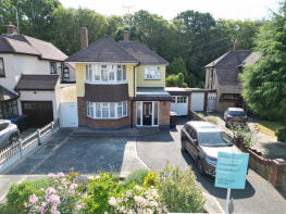 4, Cosgrove Avenue, Leigh-on-sea SS9 3TZ