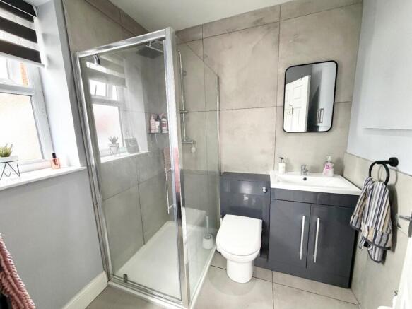 4 bed Semi-Detached for sale Image 11