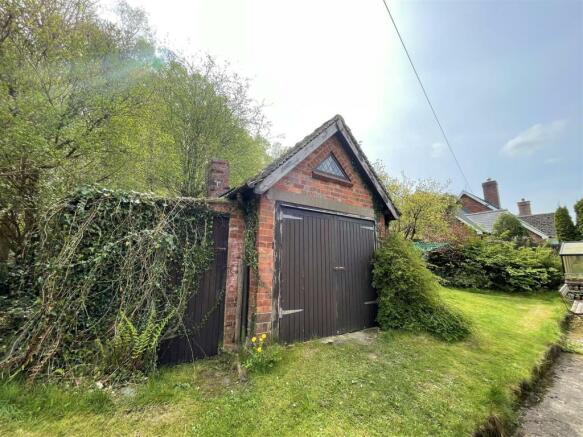 DETACHED TRADITIONAL OUTBUILDING