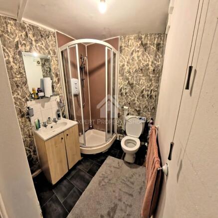 1 bed Flat for sale Image 7