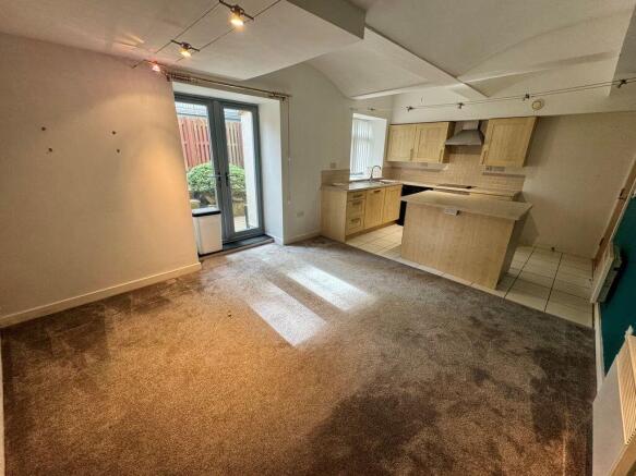 2 bed Apartment for sale Image 5