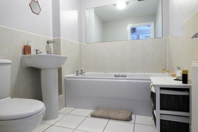 3 bed Terraced for sale Image 5
